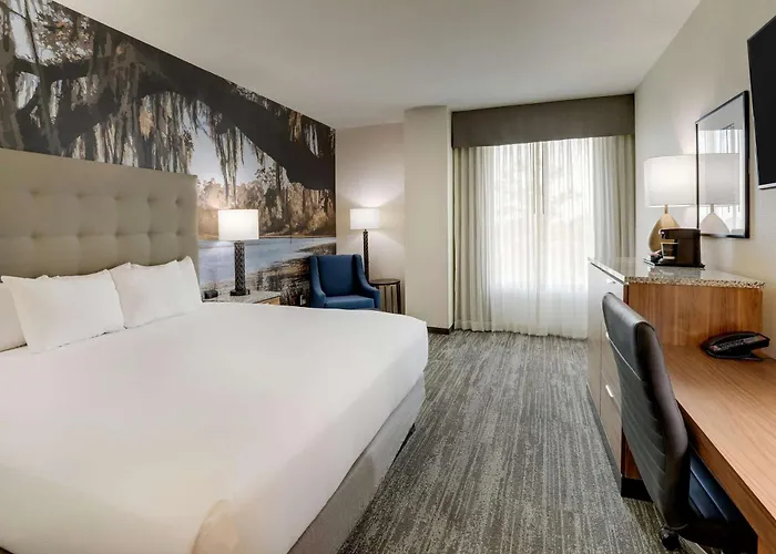 Drury Plaza Hotel 4*