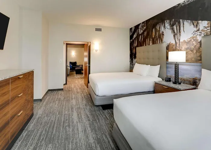 Drury Plaza Hotel 4*