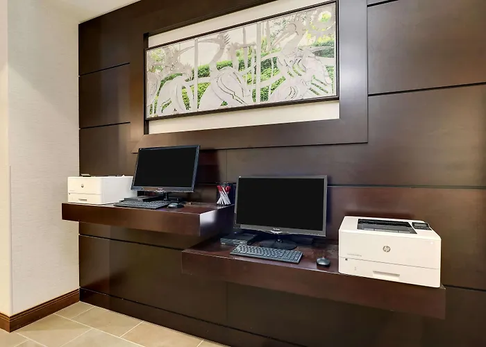 Drury Plaza Hotel 4*